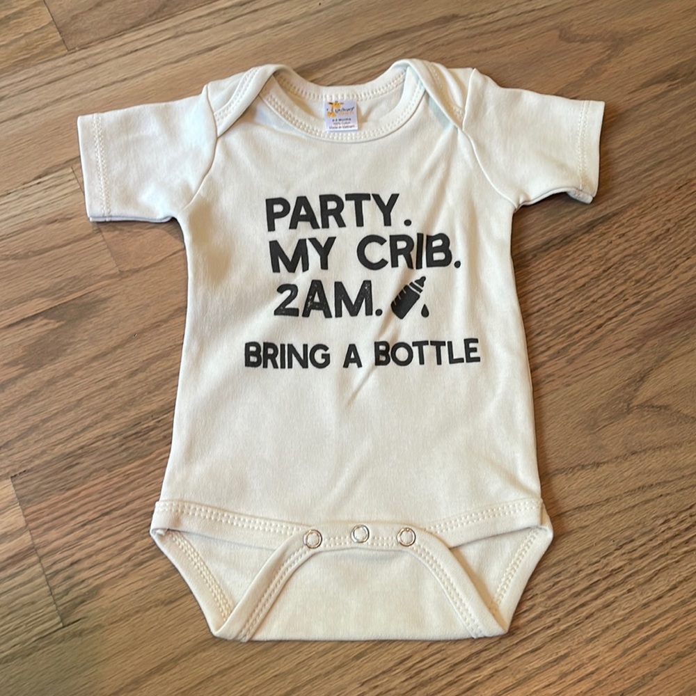 Baby onesie 0-3M. Brand new!
